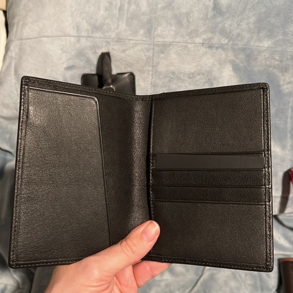 DW leatherworks passport holder and luggage tag - Picture 4 of 9